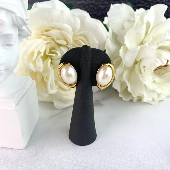 Vintage Napier Gold Tone Faux Pearl Oval Earrings - Picture 1 of 6